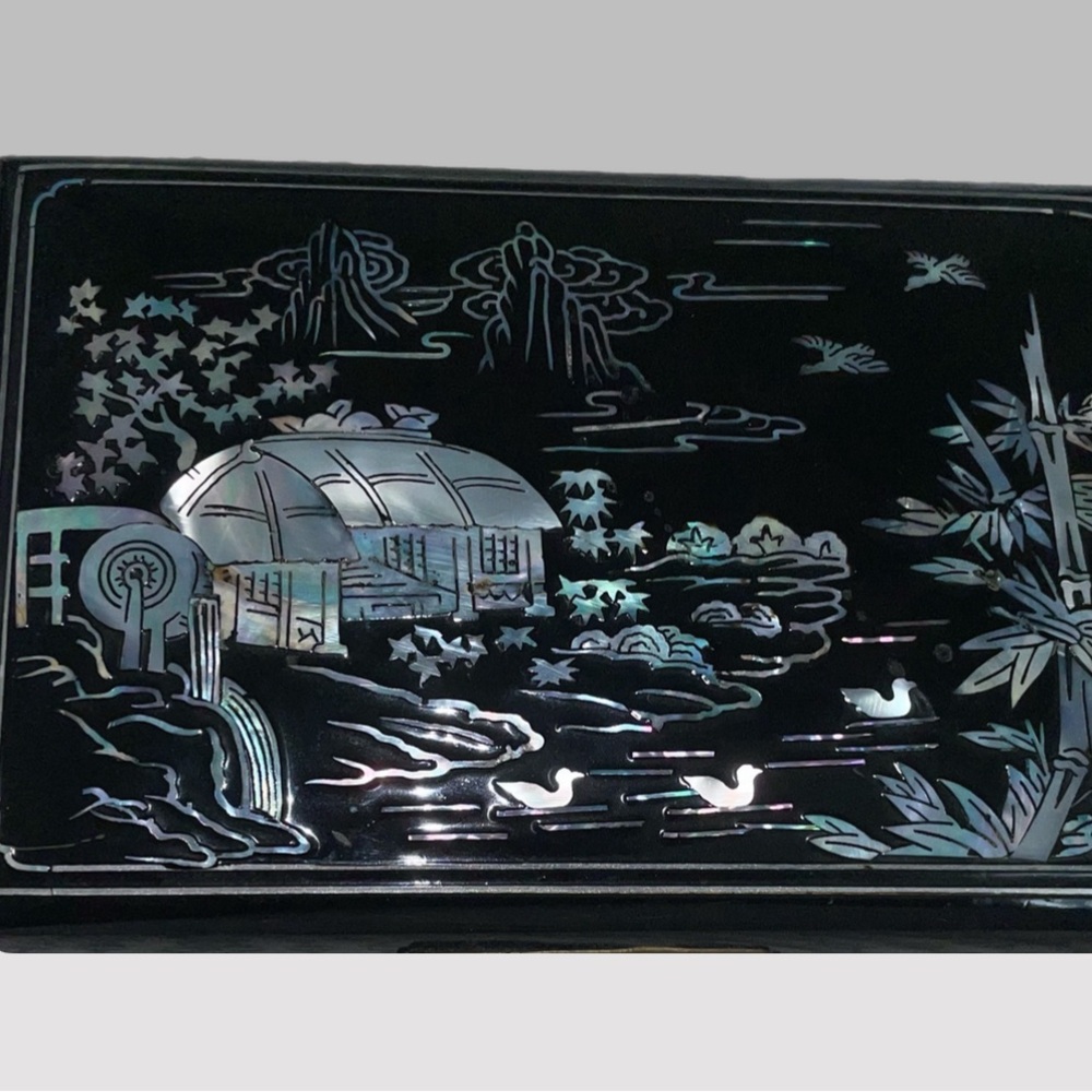 Vtg. Korean Lacquered Jewelry Box: Mother of Pearl Inlay; 2 velvet layered trays - Picture 8 of 8